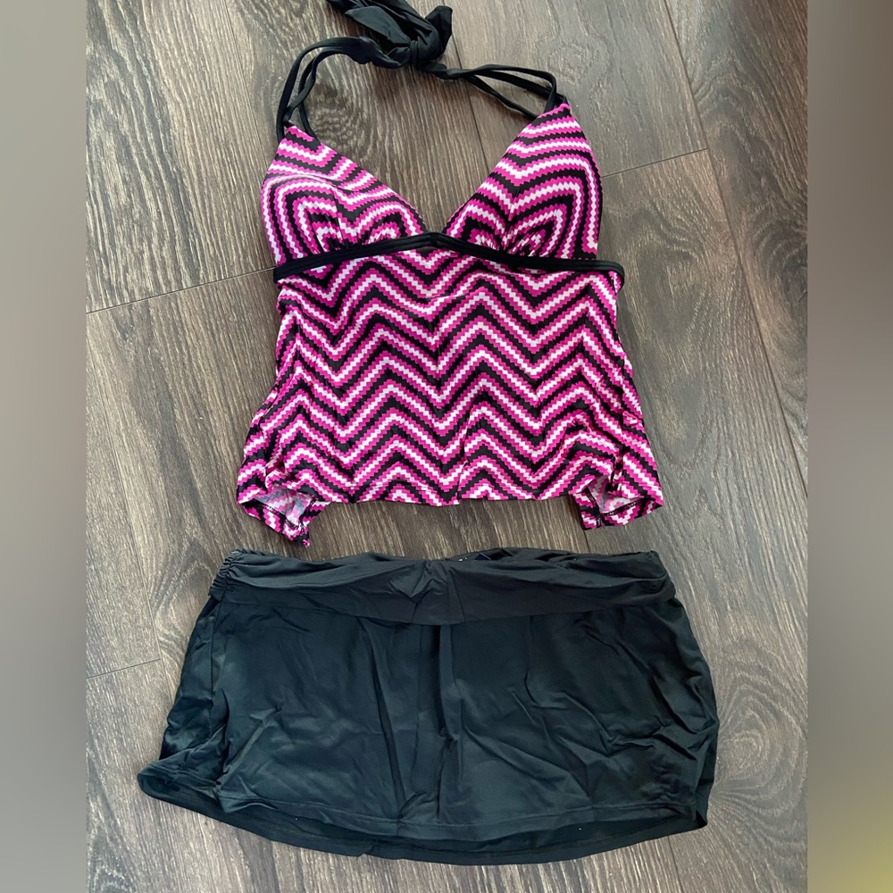 Chaps/SO bathing suit ☀️🏖️